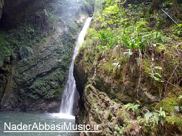 آبشار سنگ درکا آمل با جلوه‌های بسیار زیبا و بی‌نظیر